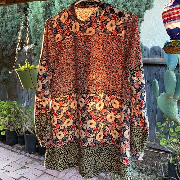Zara Tops - Zara basic collection floral blouse